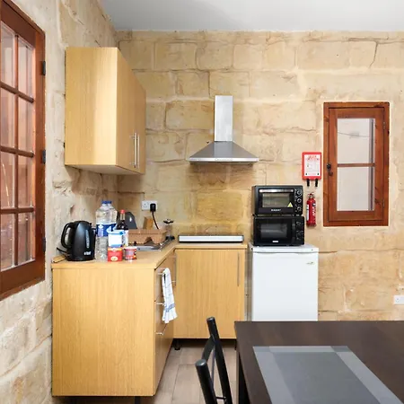 Cosy - Flat 2 Saint Julian's
