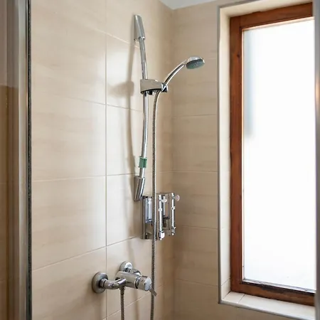 Bright & Spacious By The Sea *